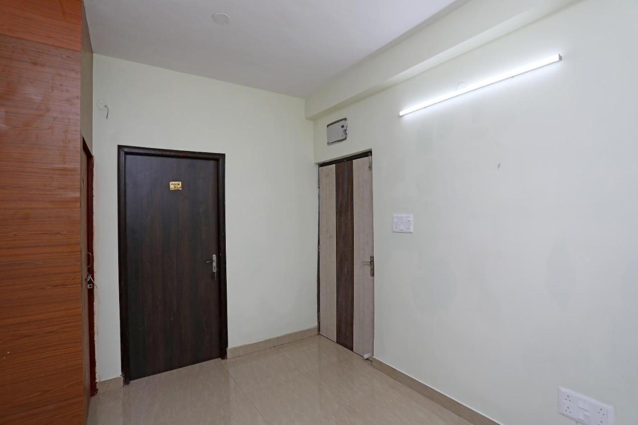 Oyo 17187 Urban Casa Hotel Kolkata Exterior photo