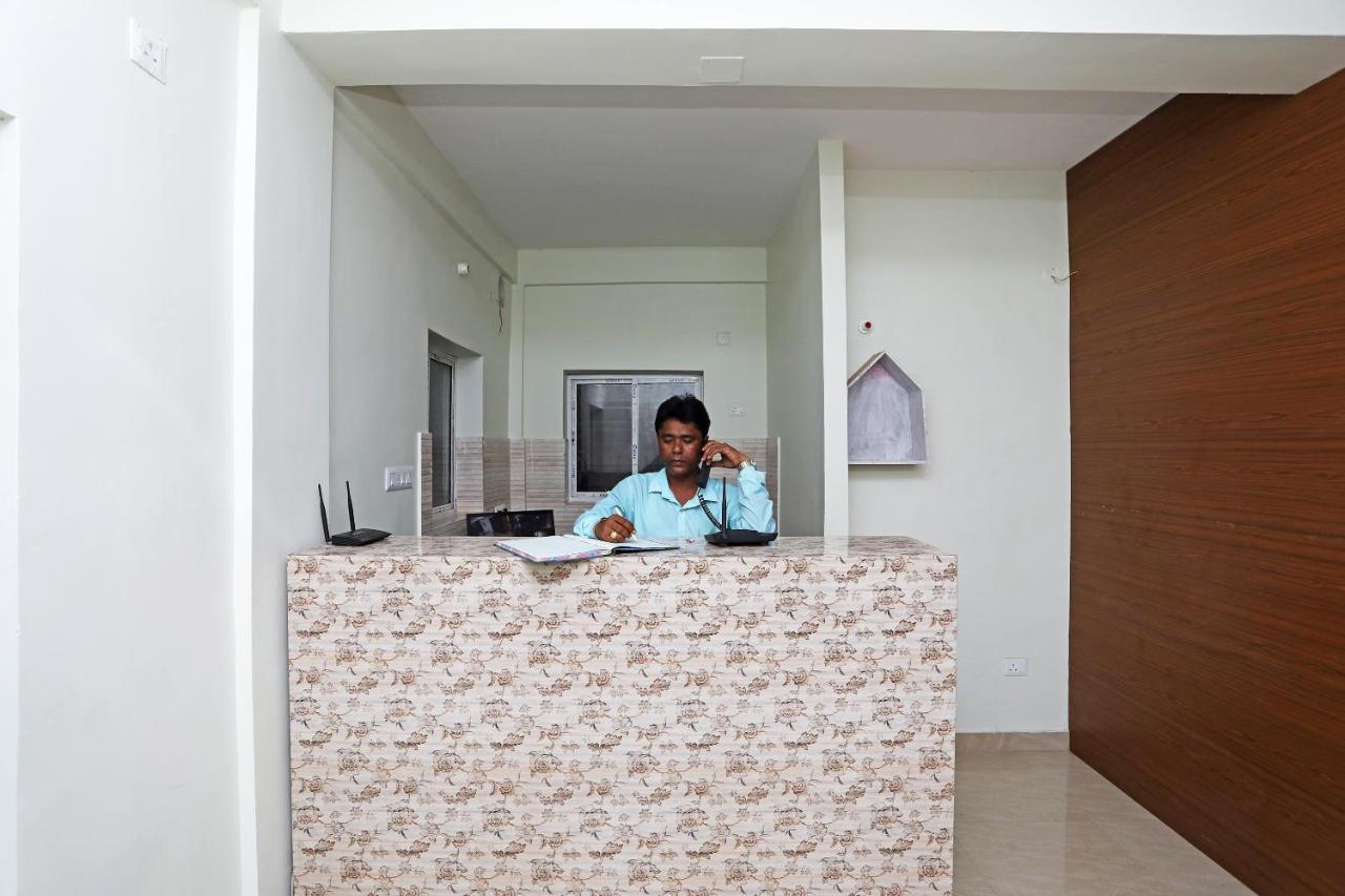 Oyo 17187 Urban Casa Hotel Kolkata Exterior photo